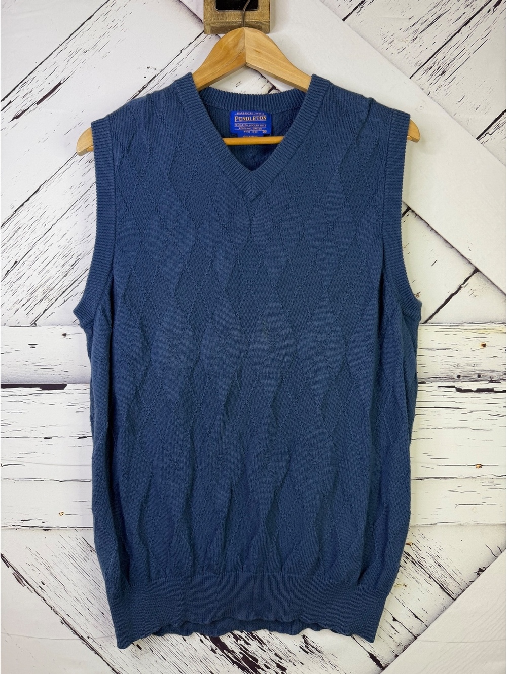 VTG Pendleton Retro Preppy V Neck Sweater Vest Diamond Cable Knit Pattern Men M